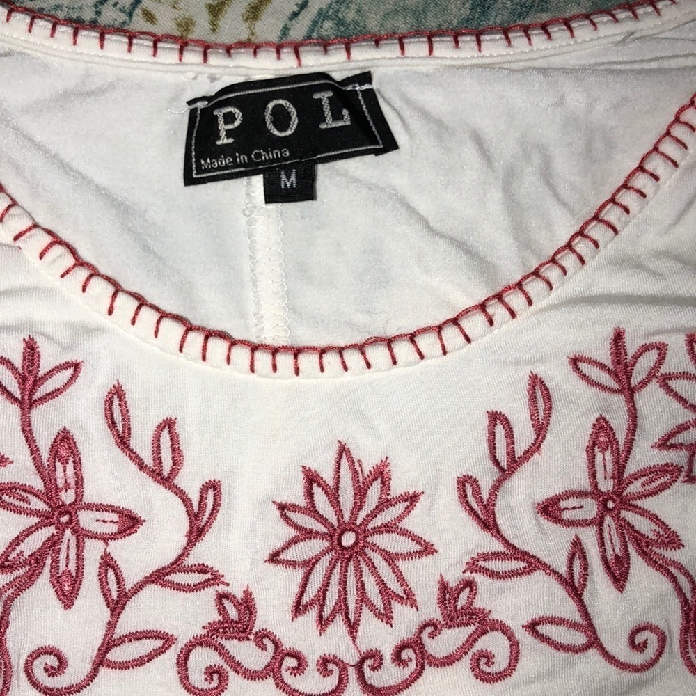 POL medium oversized cream floral embroidered top - Picture 5 of 6